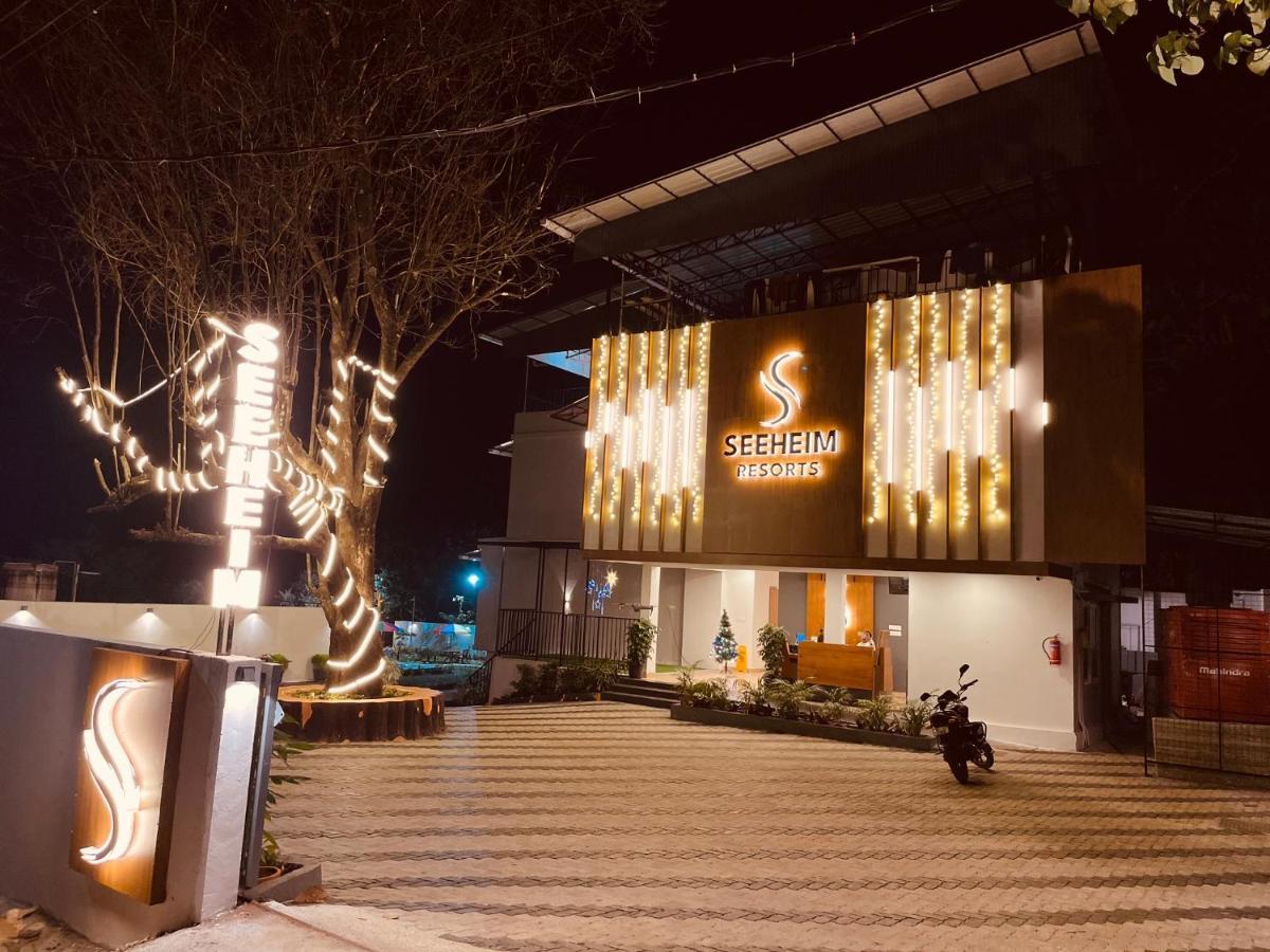 Seeheim Resorts Athirappilly Esterno foto