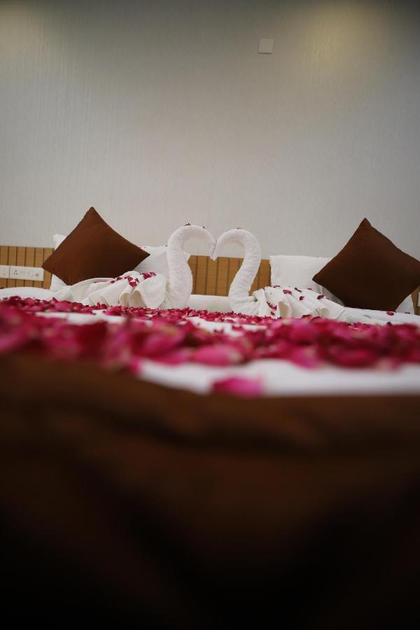 Seeheim Resorts Athirappilly Esterno foto