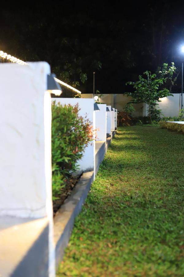 Seeheim Resorts Athirappilly Esterno foto