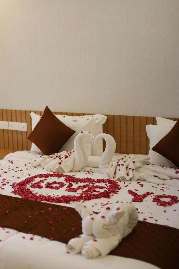 Seeheim Resorts Athirappilly Esterno foto
