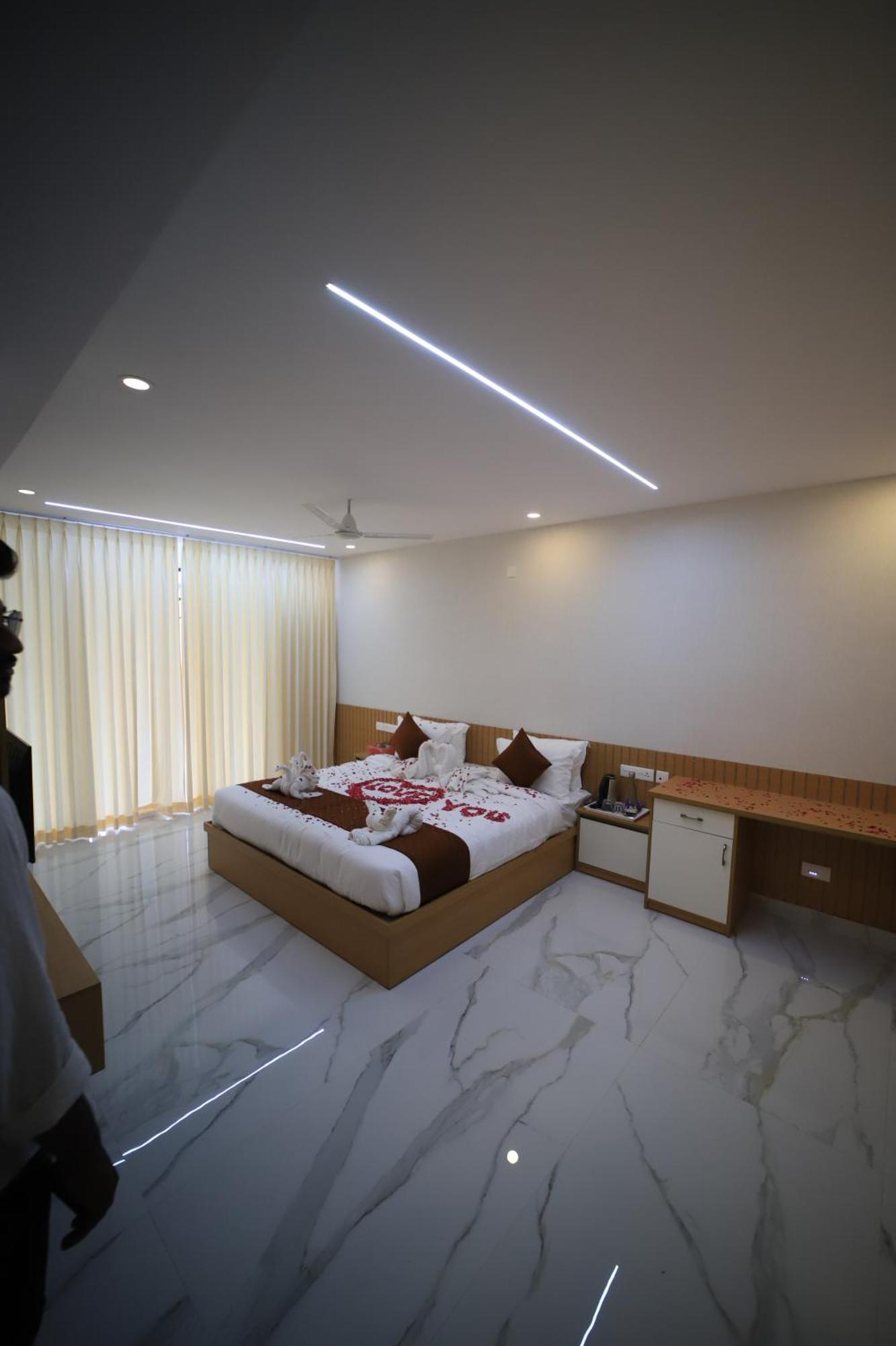 Seeheim Resorts Athirappilly Esterno foto