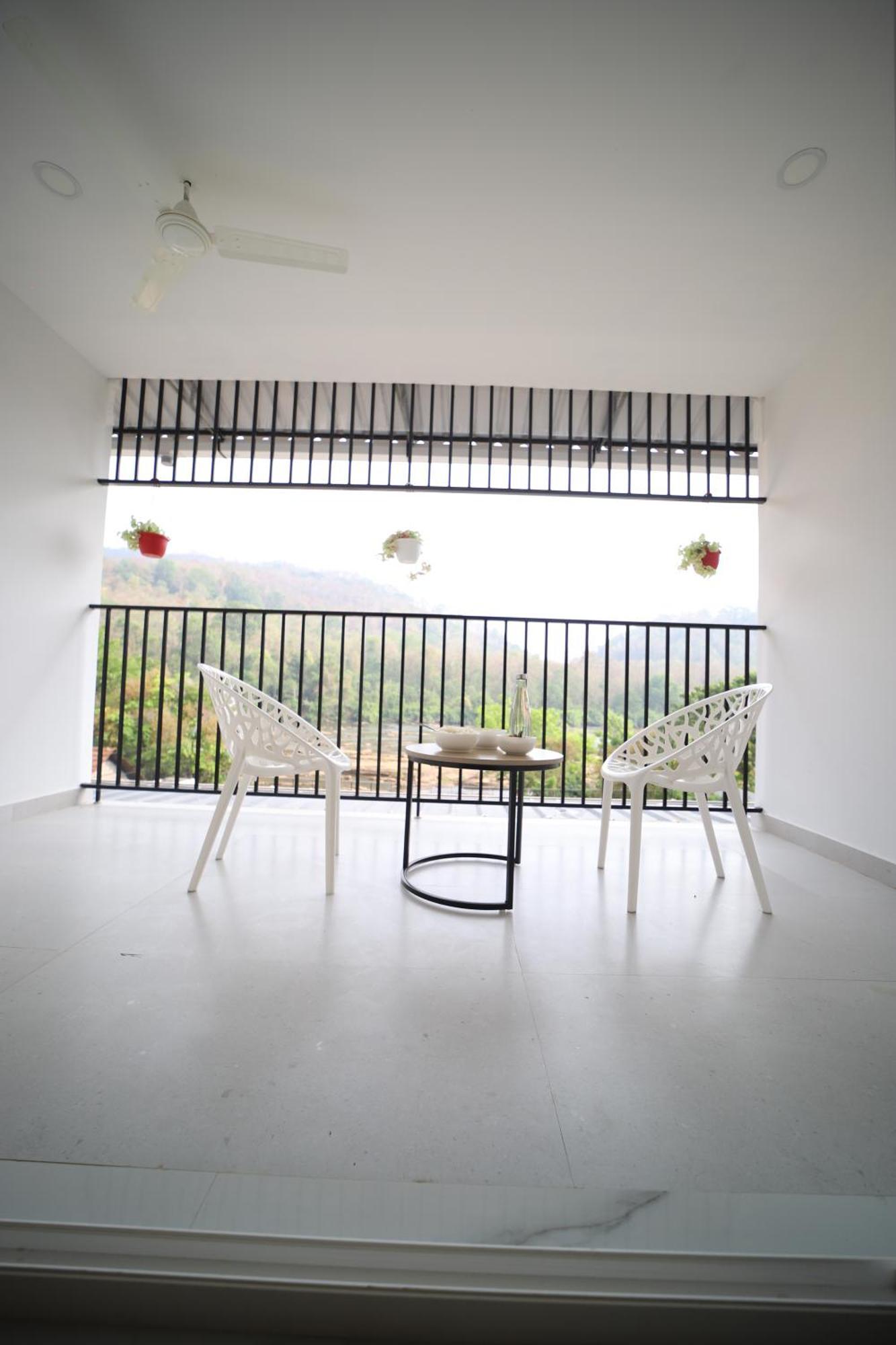 Seeheim Resorts Athirappilly Esterno foto